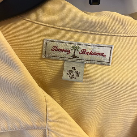 Tommy Bahama 100% silk - Picture 2 of 3